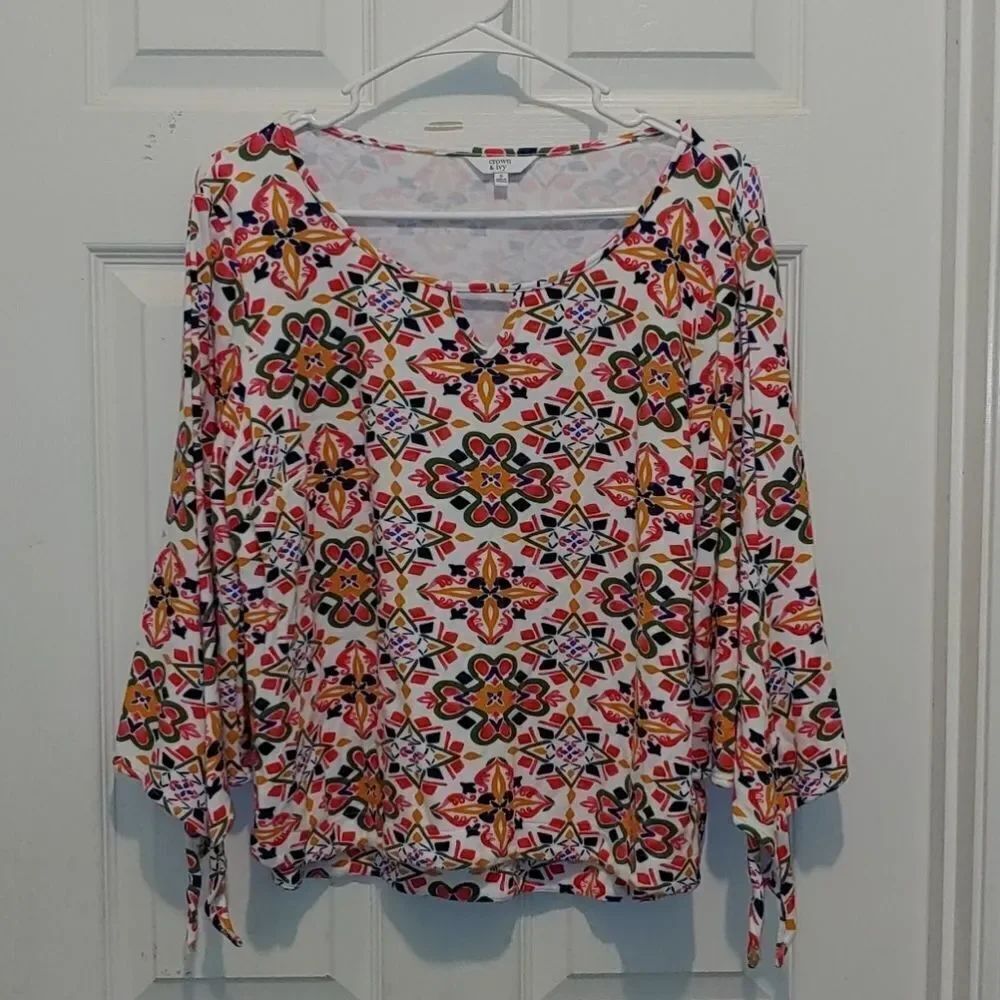 Crown & Ivy print shirt Sz S NWOT